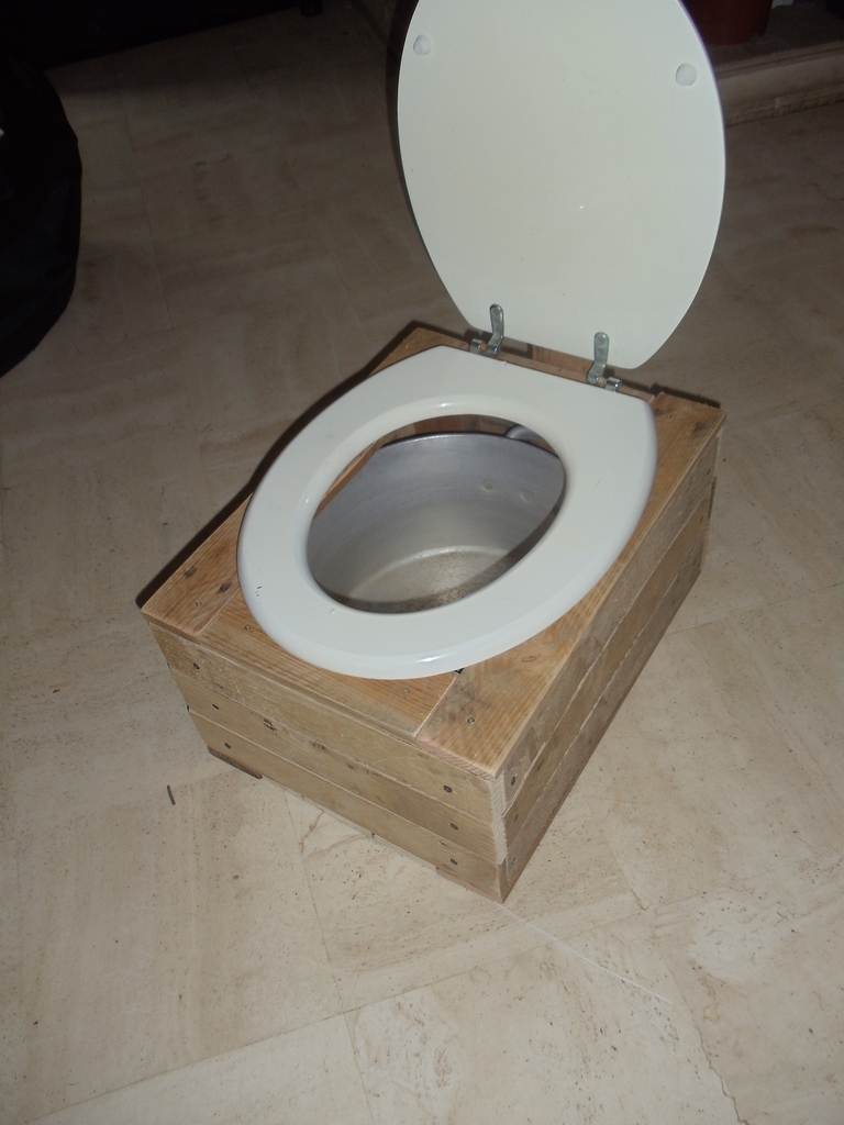 Fabriquer un petit toilette sèche + charnière maison – David Mercereau