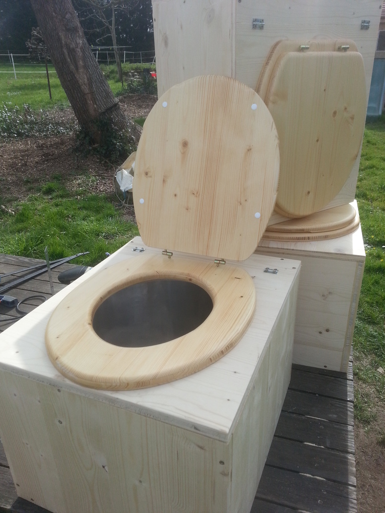 Toilette sèche pas chère - toilette seche en bois - Modèle vide
